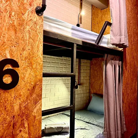 Charming Bb Stay In Bangkok Noi With City Views